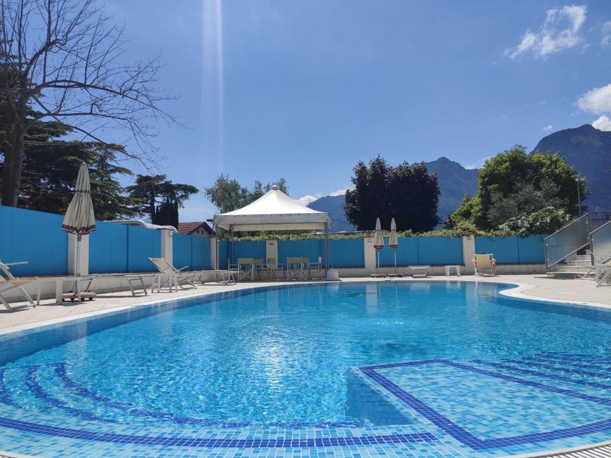 Hotel Angelini Torbole Sul Garda ภายนอก รูปภาพ