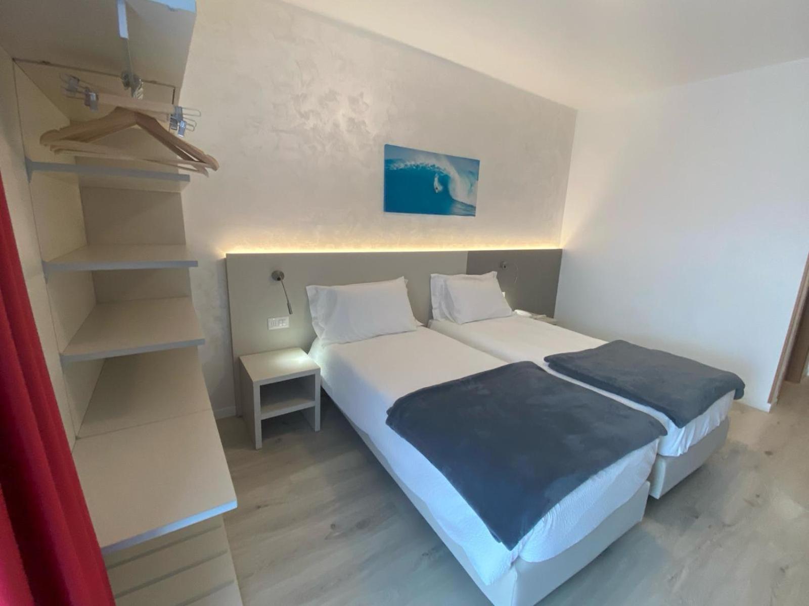 Hotel Angelini Torbole Sul Garda ภายนอก รูปภาพ