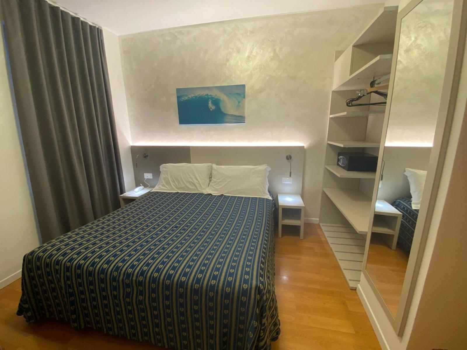 Hotel Angelini Torbole Sul Garda ภายนอก รูปภาพ