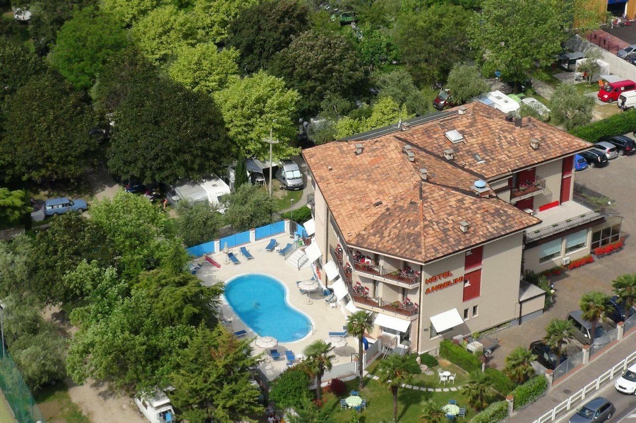 Hotel Angelini Torbole Sul Garda ภายนอก รูปภาพ